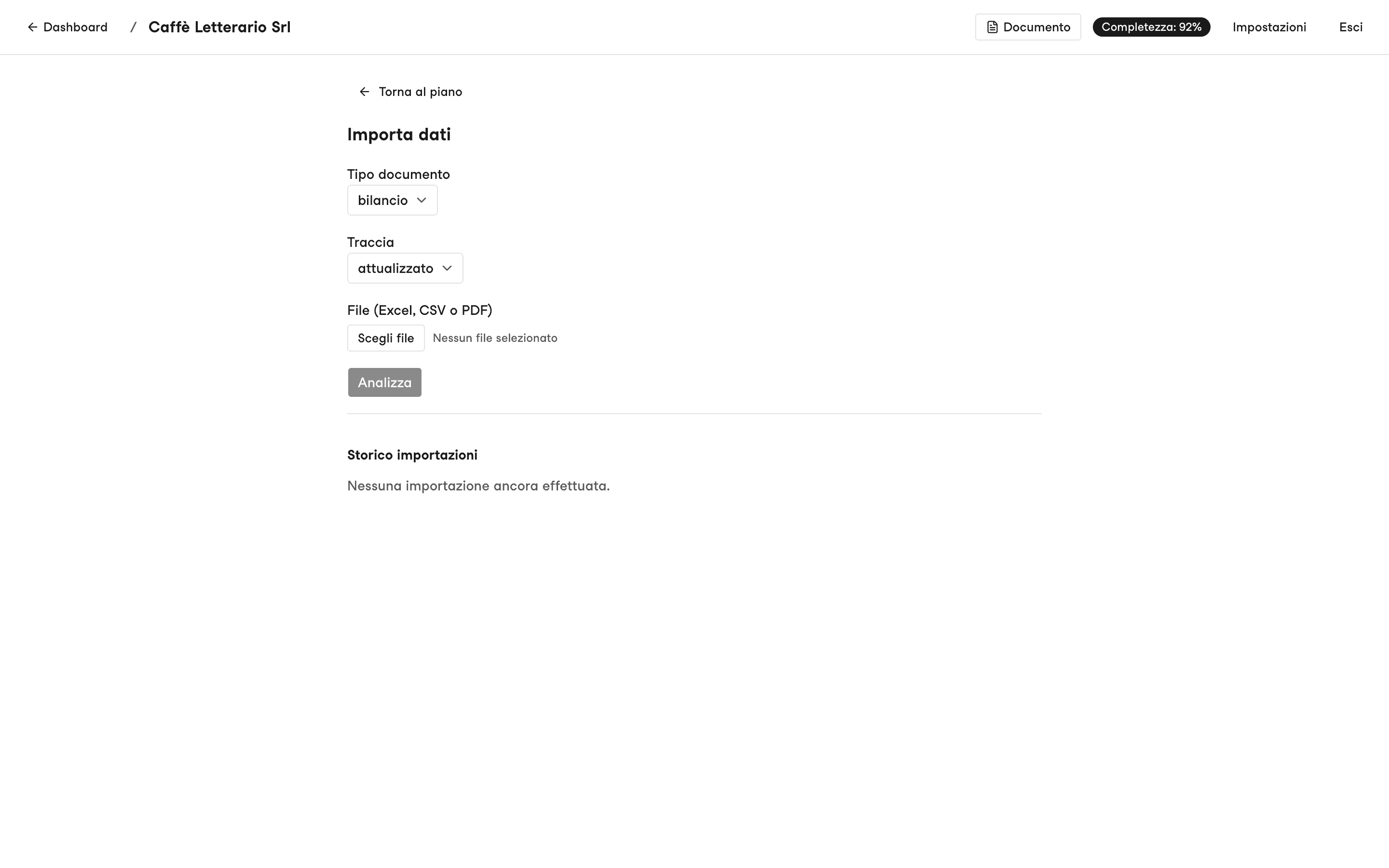 Pagina Importa dati con i menu Tipo documento e Traccia, il pulsante Scegli file e il pulsante Analizza